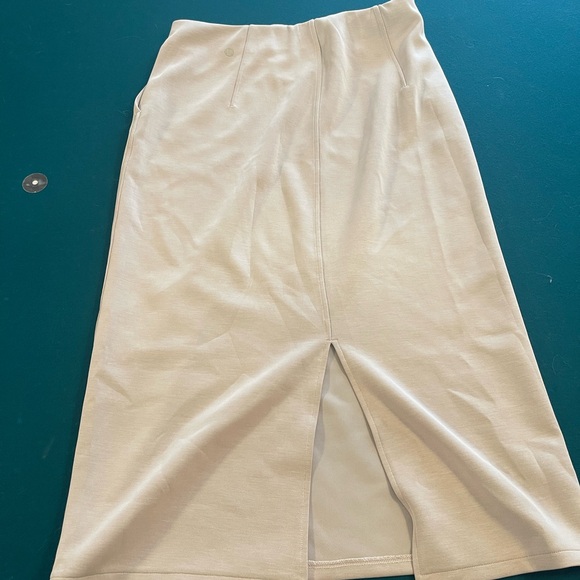 Softstreme skirt size 8 beige - Picture 3 of 4